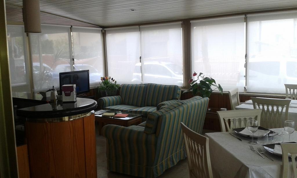 Hotel Ristorante La Terrazza ลิโด ดิ กามาโยเร ภายนอก รูปภาพ