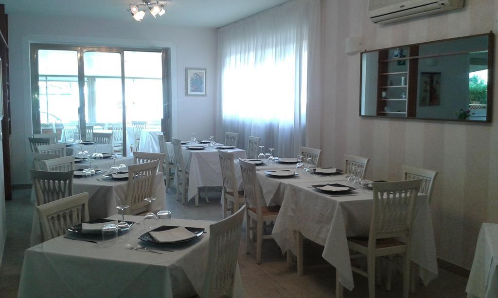 Hotel Ristorante La Terrazza ลิโด ดิ กามาโยเร ภายนอก รูปภาพ